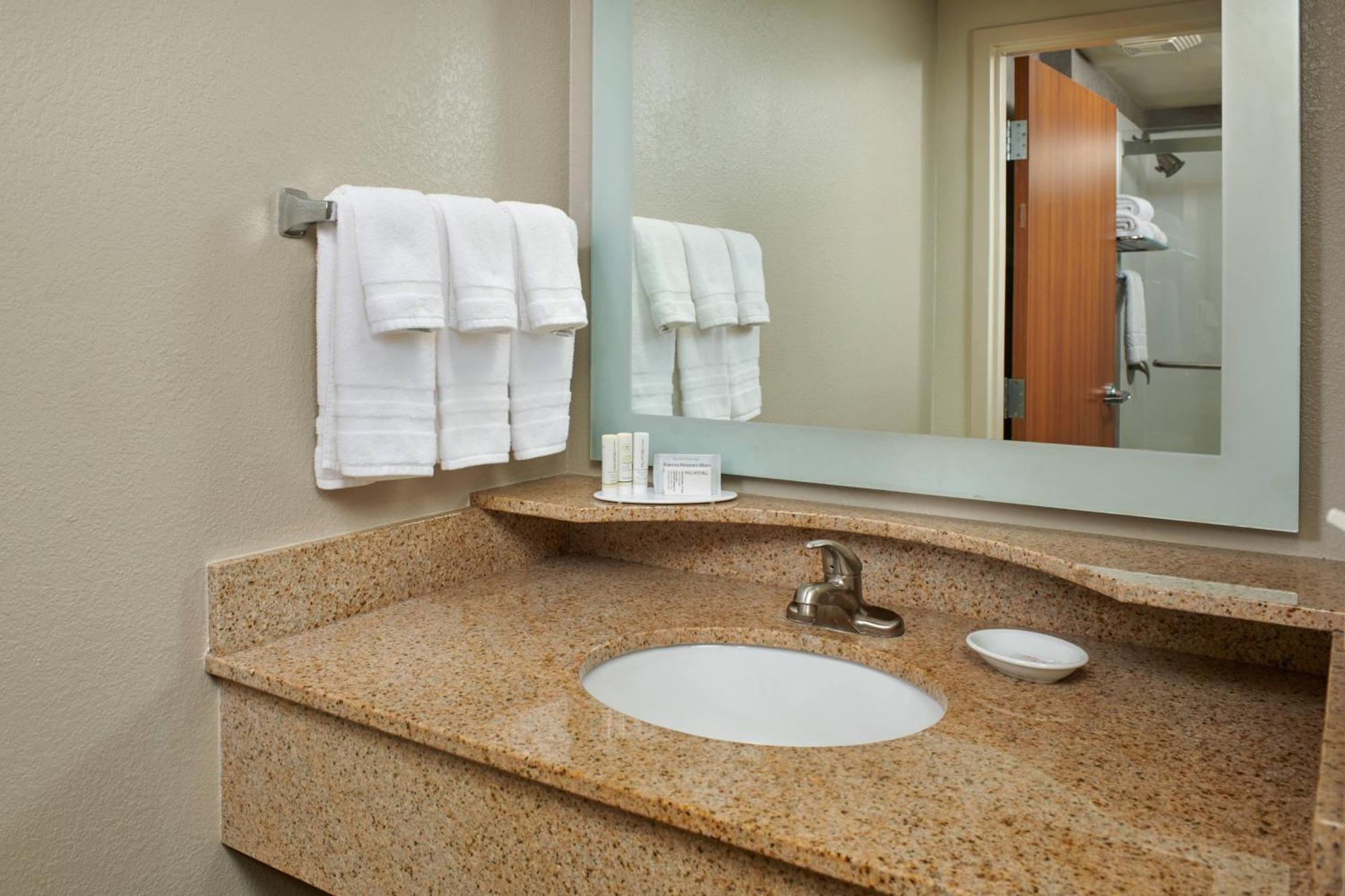 Springhill Suites By Marriott Baton Rouge North / Airport Exterior foto